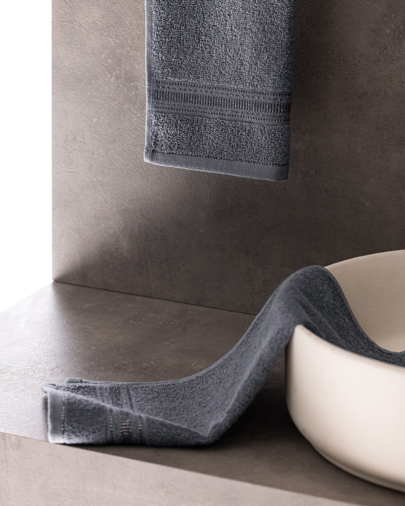 100% Cotton 2-Piece Hand Towel Set - Luxury Collection Softness