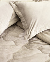 Kaira King Size Bedding Set - Luxurious Comfort & Style