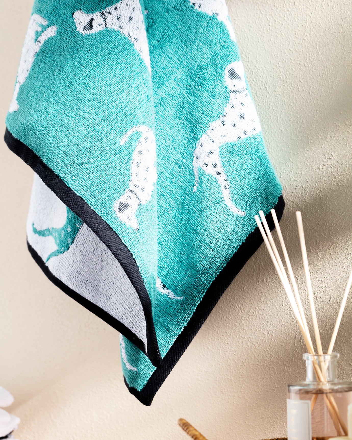 100% Cotton Face Towel - Dalmatian Yarn-Dyed Pattern