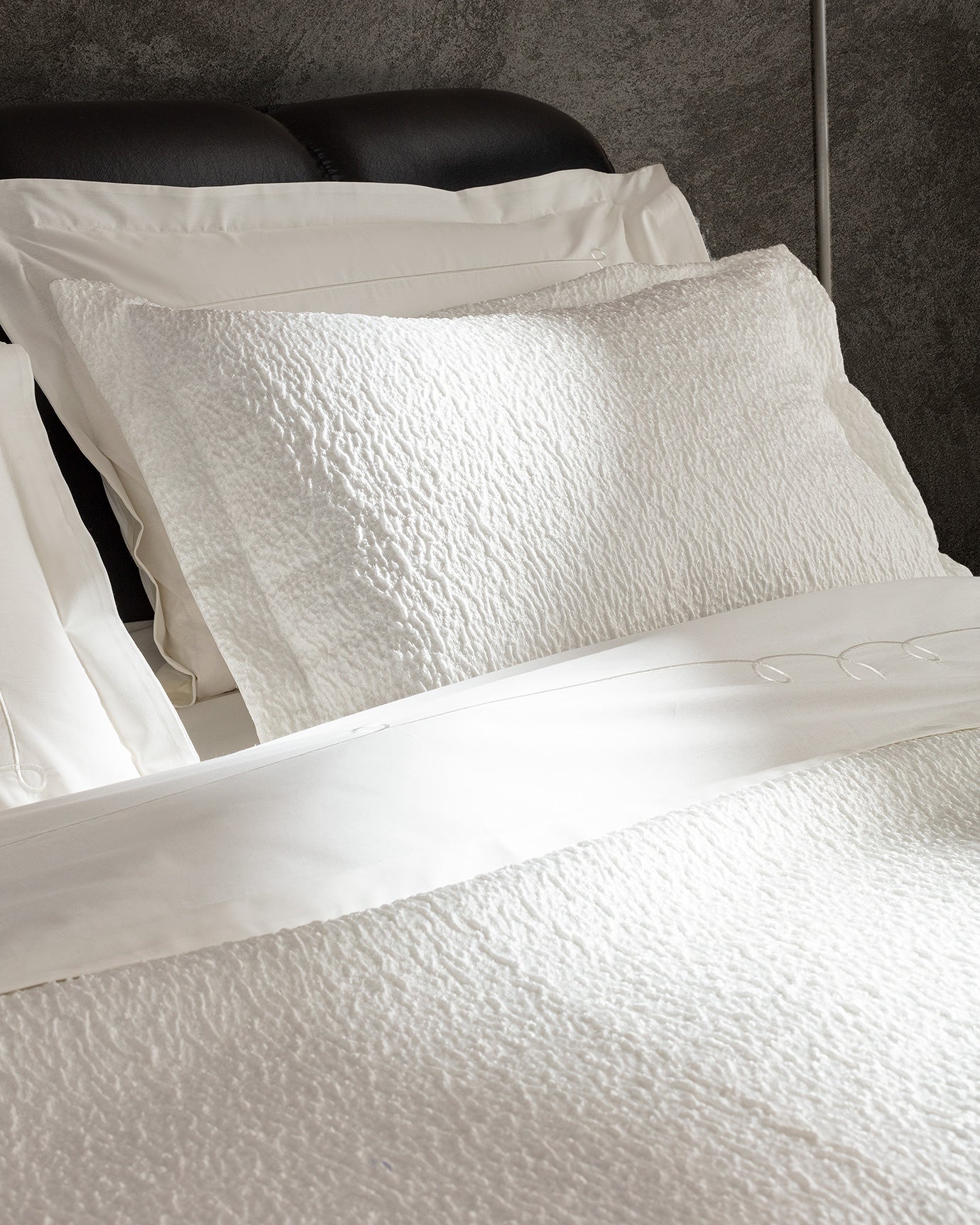 Cotton Blend 7-Piece Bridal Bedding Set - Pristine White Comfort