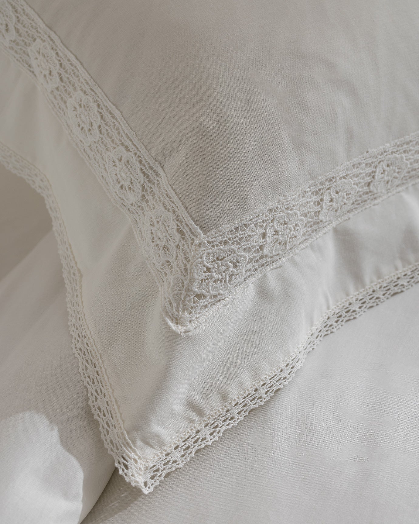 Kaviera King Size 100% Cotton Embroidered Duvet Cover Set