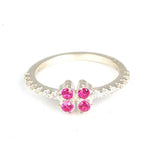 Anillo profesional de cuatro piedras color rubí en plata de ley 925