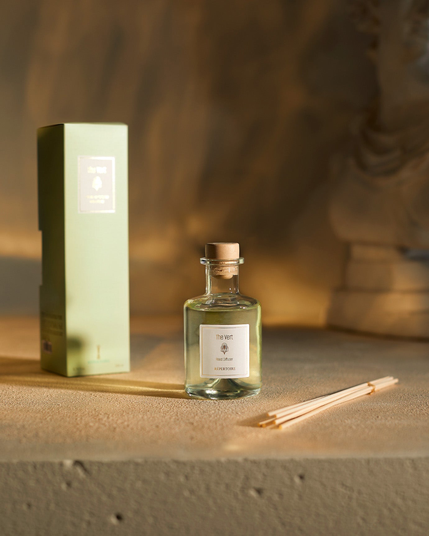 Elegant Glass Reed Diffuser - Refreshing Green Tea & Citrus Aroma