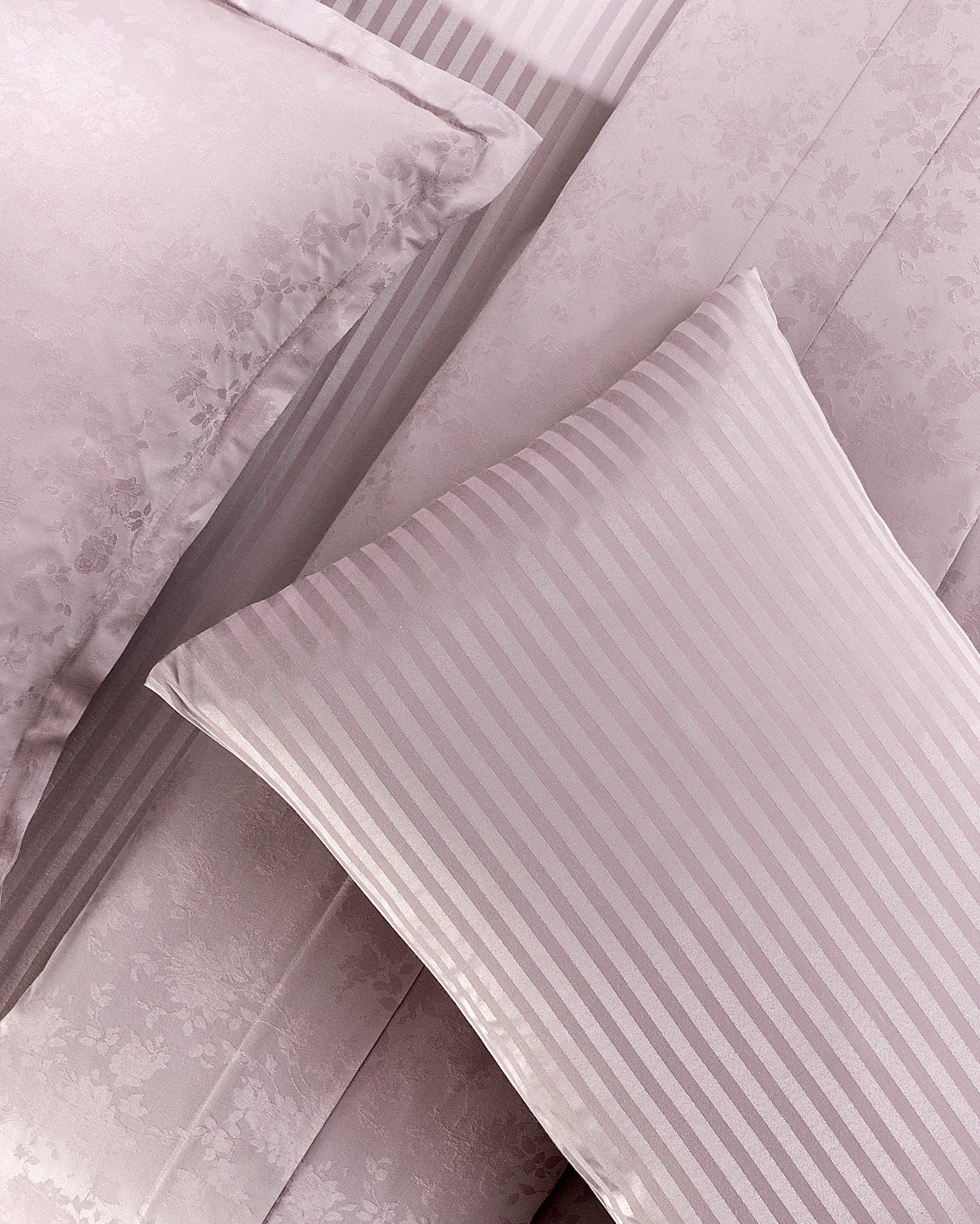 Cotton Blend Sateen King Size Duvet Set - Jacquard Weave Design
