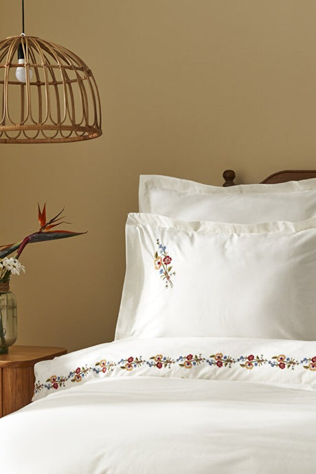 100% Cotton Embroidered Double Duvet Cover Set - White 200x220 cm