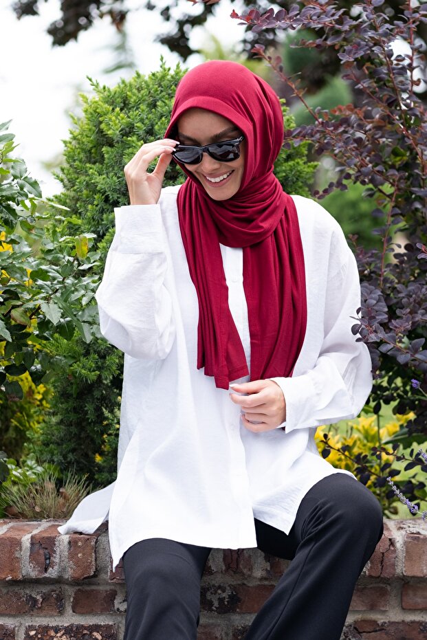 Ready-to-Wear Viscose Shawl - Practical & Comfortable Burgundy