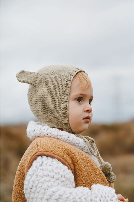 Bonnet en tricot doux pour bébé avec oreilles