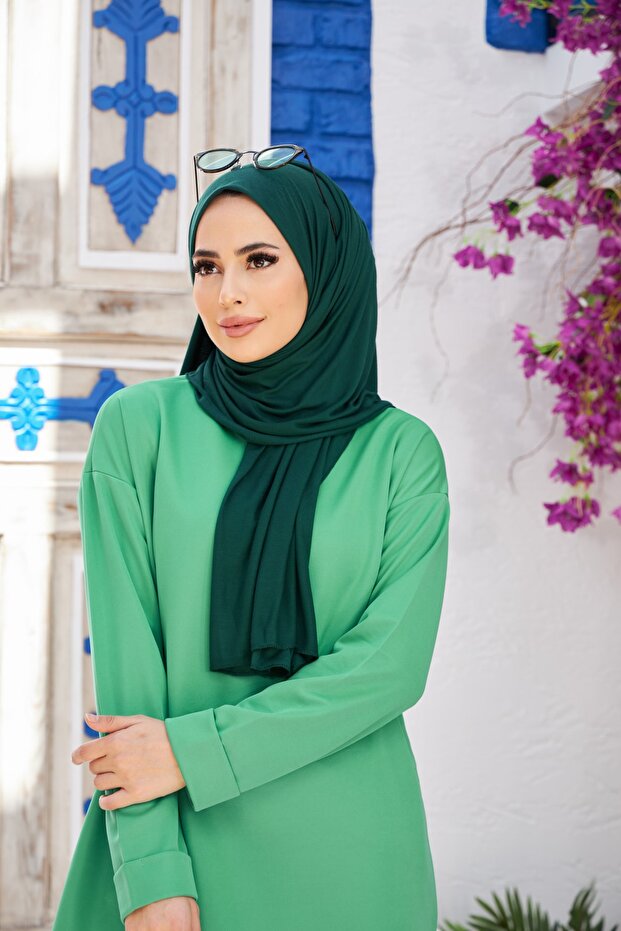 Lightweight Emerald Jersey Shawl - Soft & Versatile