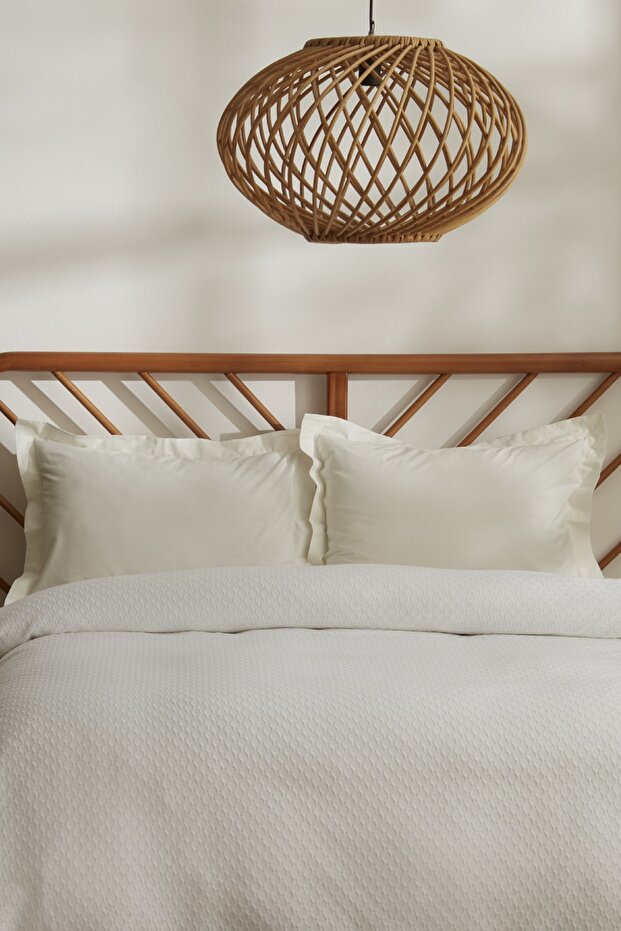 Eco-Friendly Bamboo Jacquard Double Quilt - 200x230 cm White