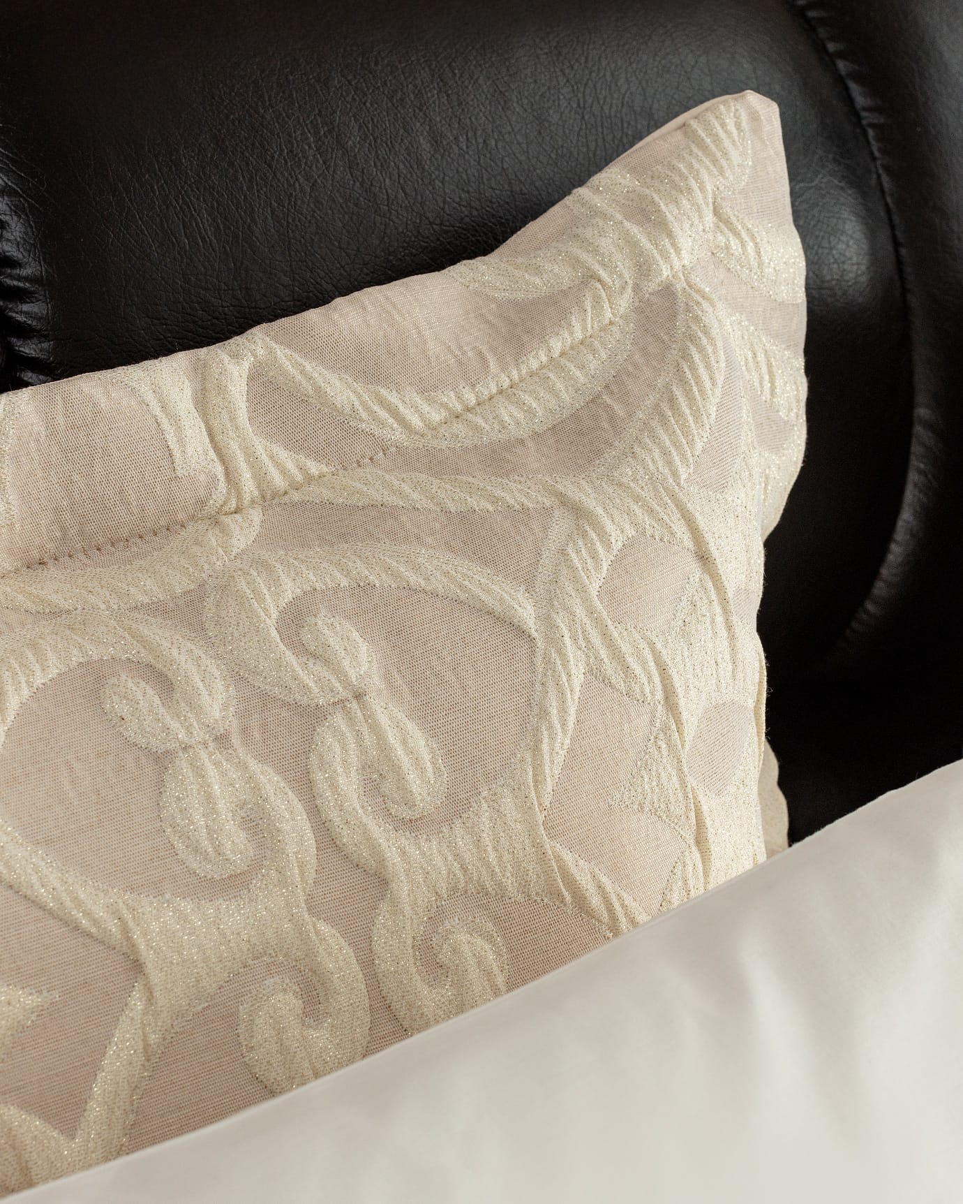Cotton & Polyester 8-Piece Bridal Bedding Set - Elegant Provins Design