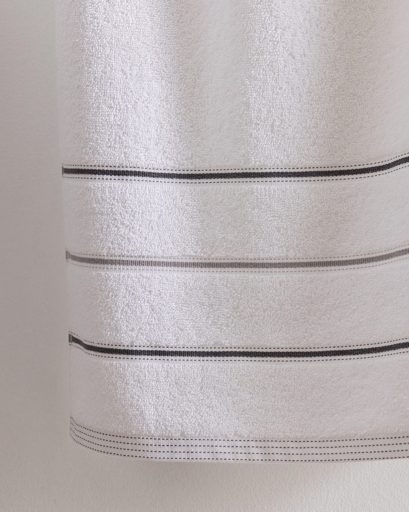 Premium Cotton Bath Towel - Soft, Absorbent, Quick-Dry - White & Grey