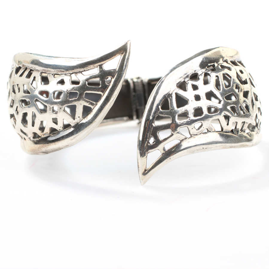 Pulsera Brazalete de Filigrana con Motivo de Tulipán en Plata Esterlina Hecha a Mano
