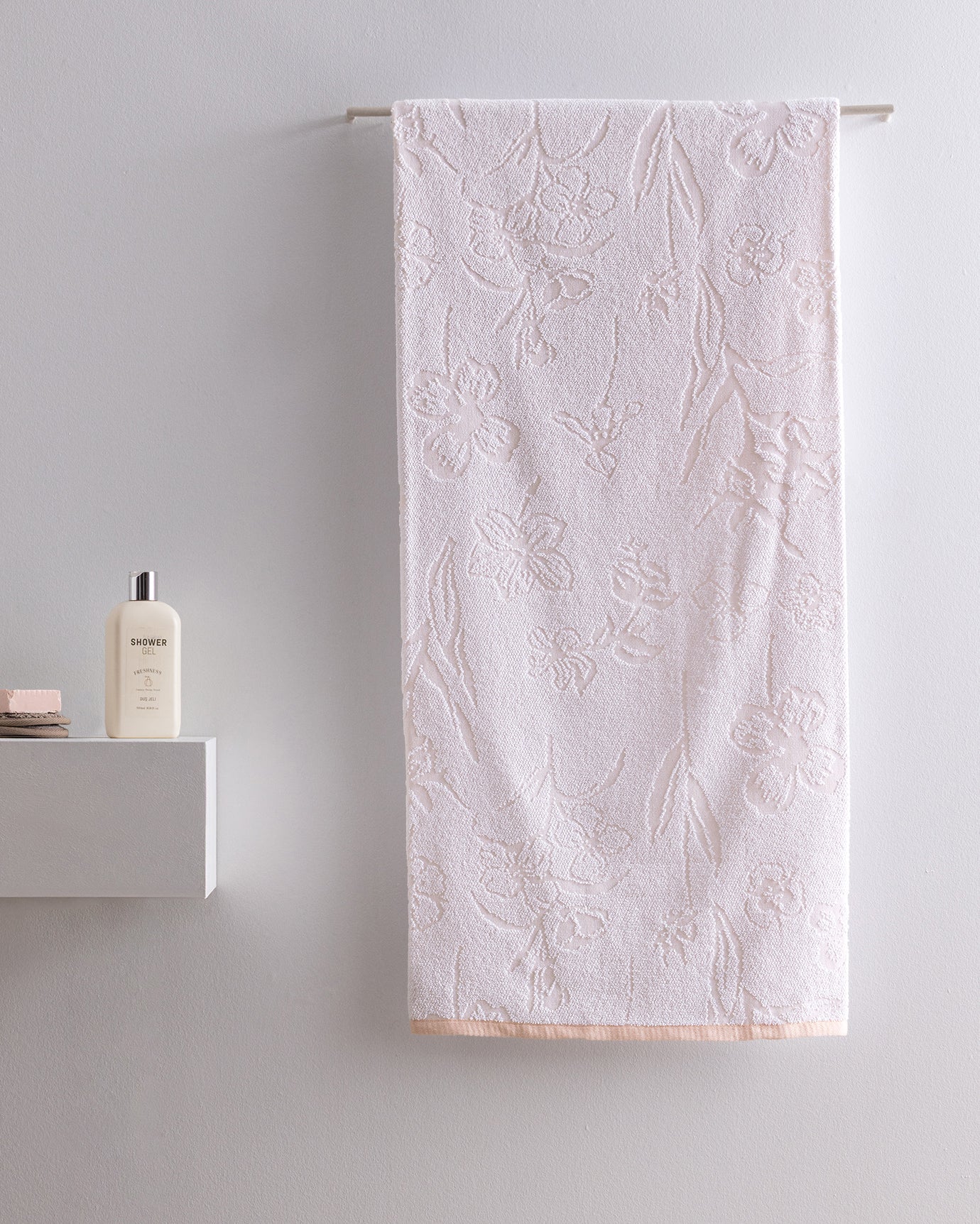 Powder Pink Cotton Bath Towel - Ultra Soft & Absorbent