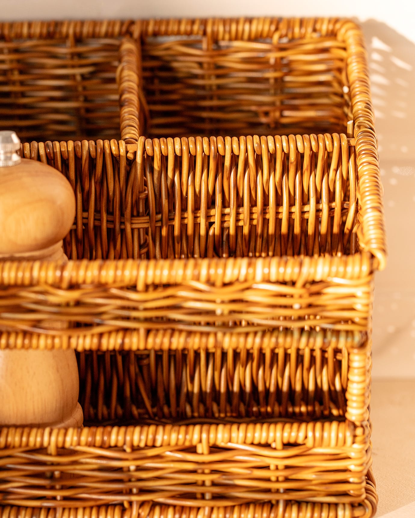 Durable Plastic Organizer - Versatile Modern Storage for Home & Kitchen