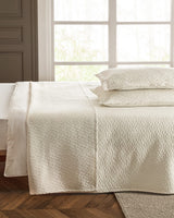 Full Queen Size Elegant Bedspread Set