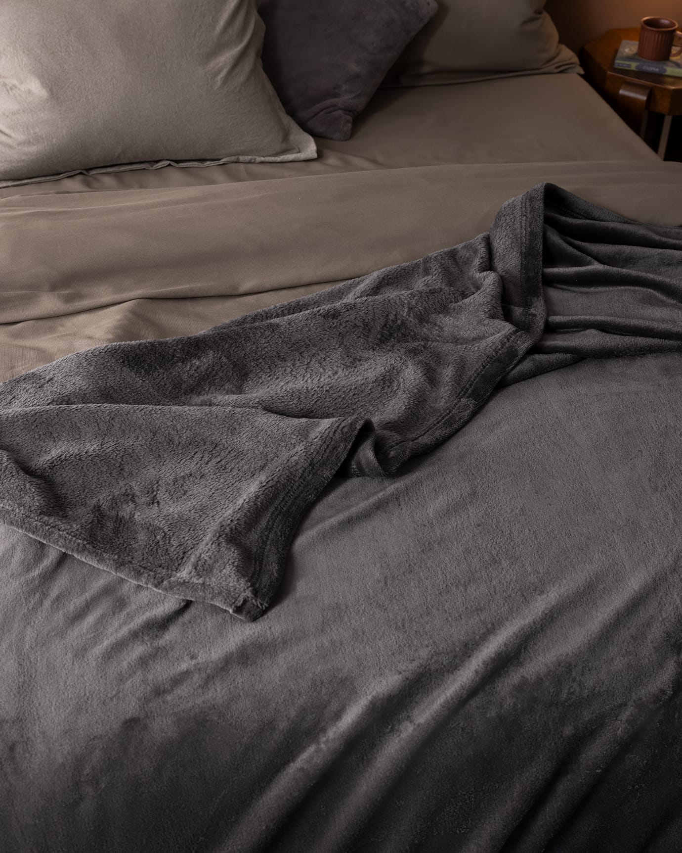 Soft Welsoft Polyester Double Blanket - Vibrant Printed Design