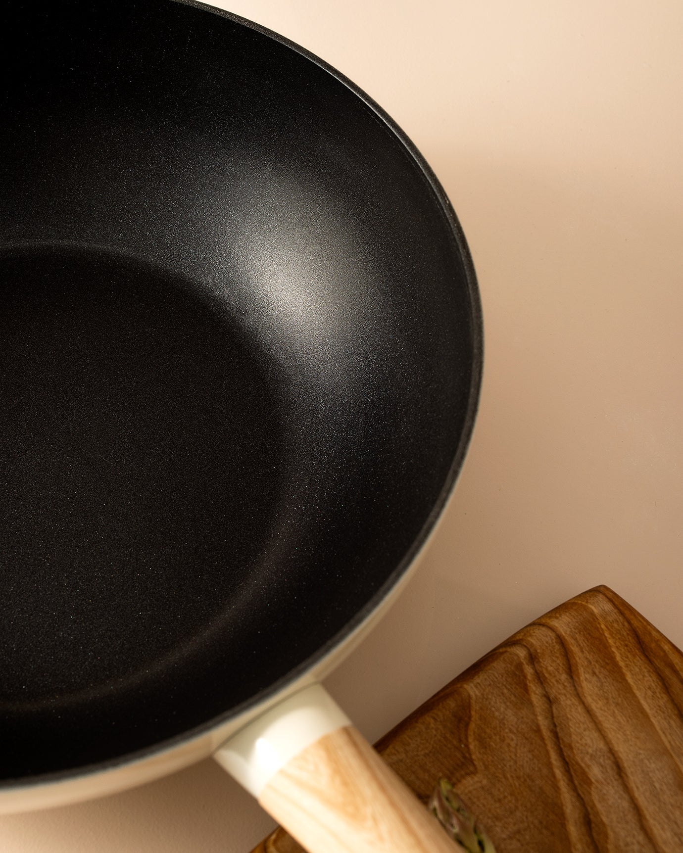 Manon 30cm White Wok Pan - Versatile Kitchen Cookware