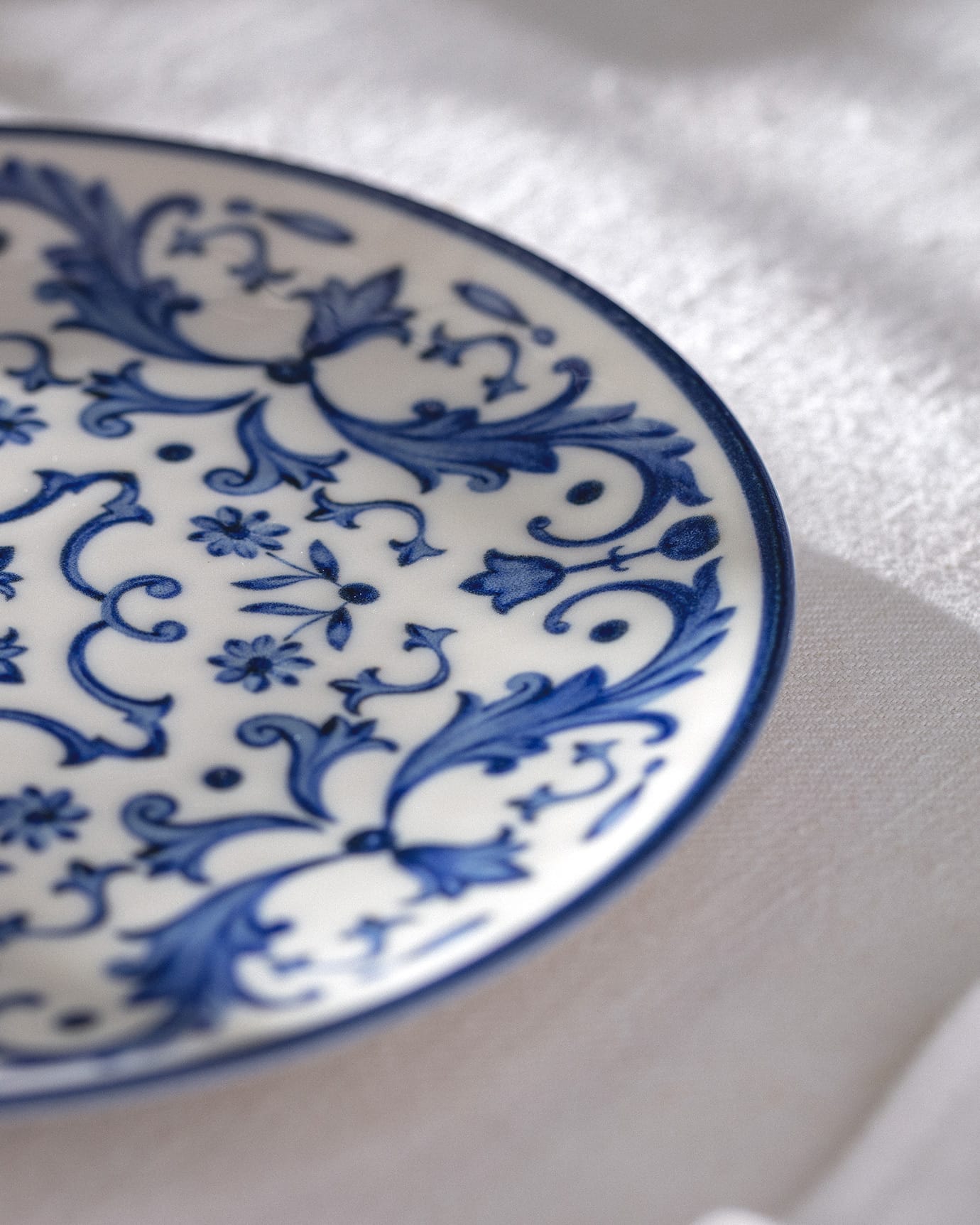 New Bone China Pasta Plate - Elegant Blue & White Serenity Pattern