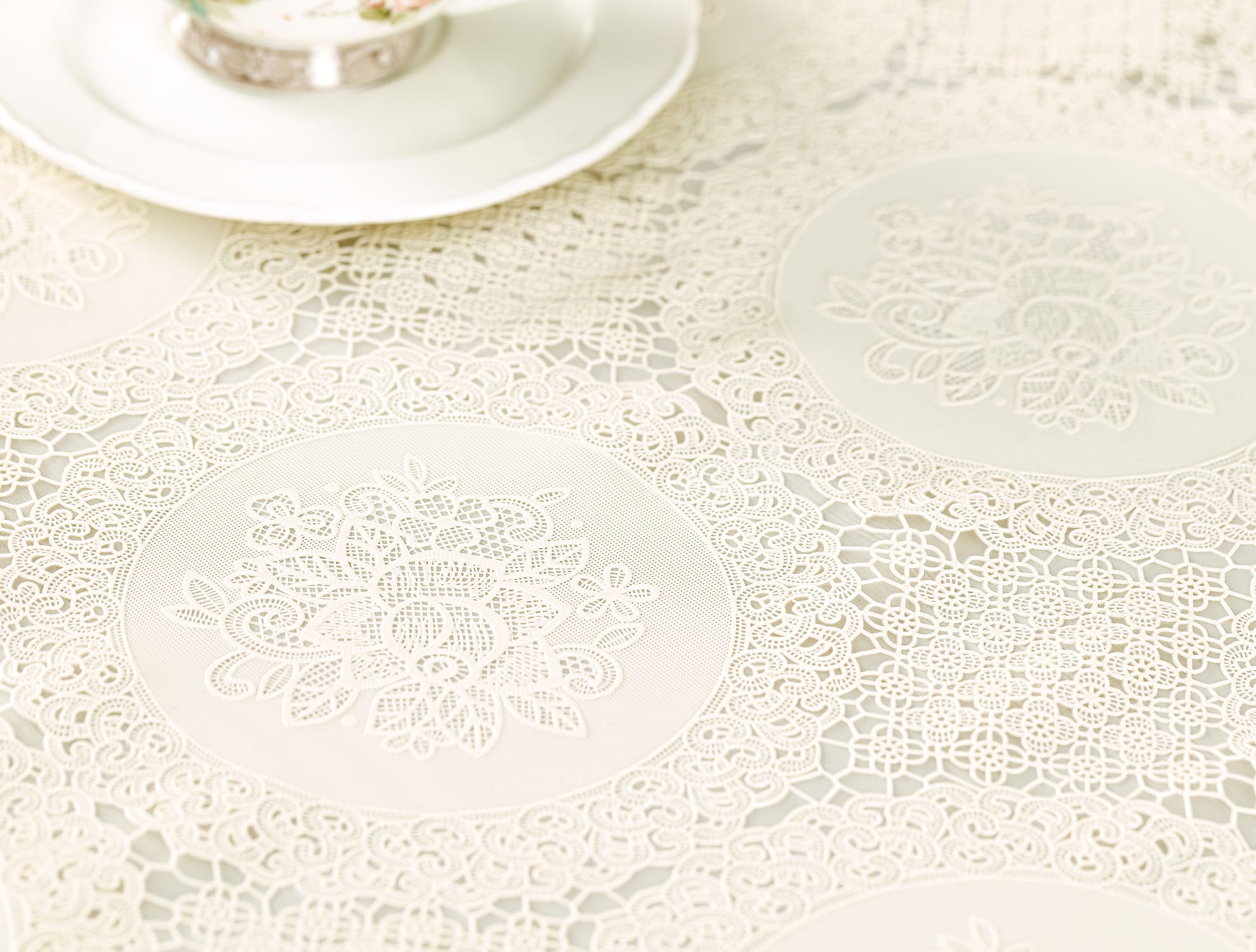 Roni PVC Waterproof Tablecloth - Easy Clean Dining & Kitchen Linen