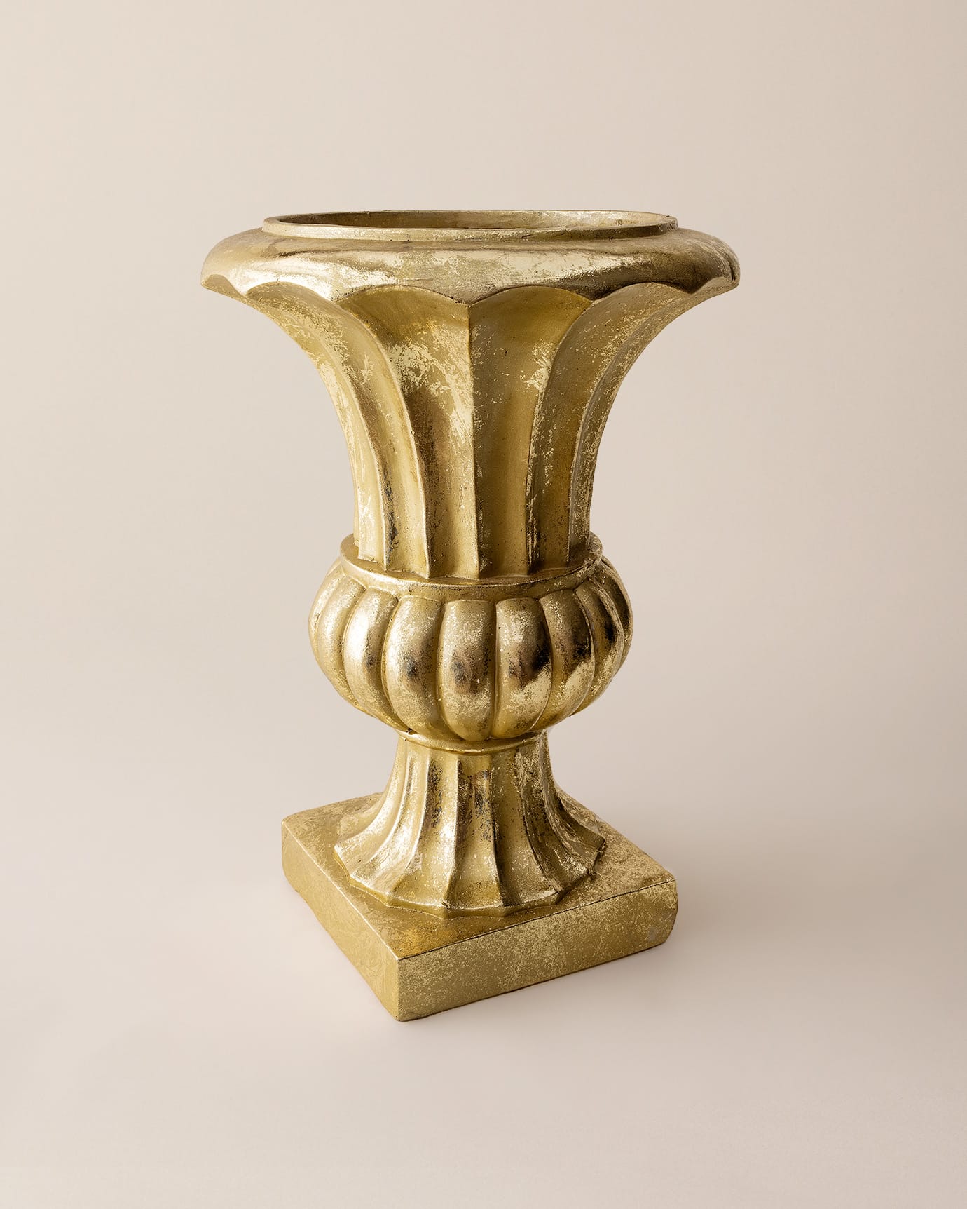Elegant Resin Floor Planter - Gold Finish for Sophisticated Decor