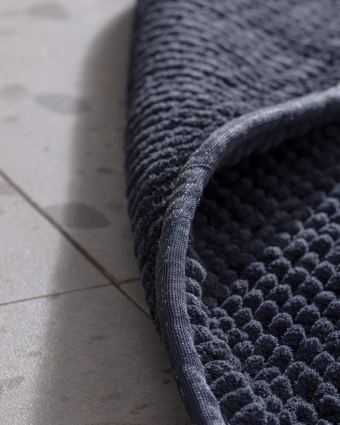 Plush Polyester Bath Mat - Ultra Soft & High Absorbency