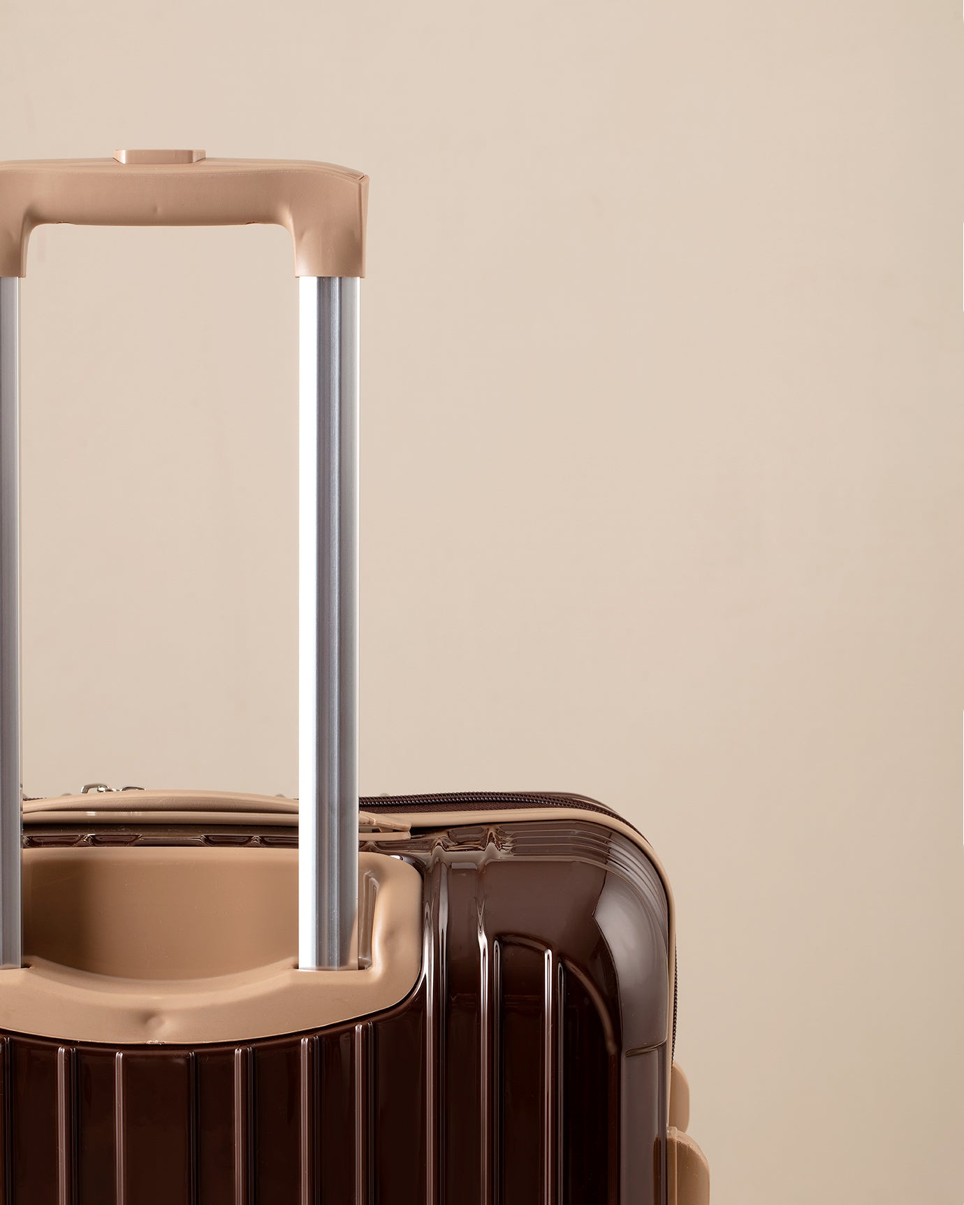 Polycarbonate Medium-Sized Suitcase - Durable Travel Companion