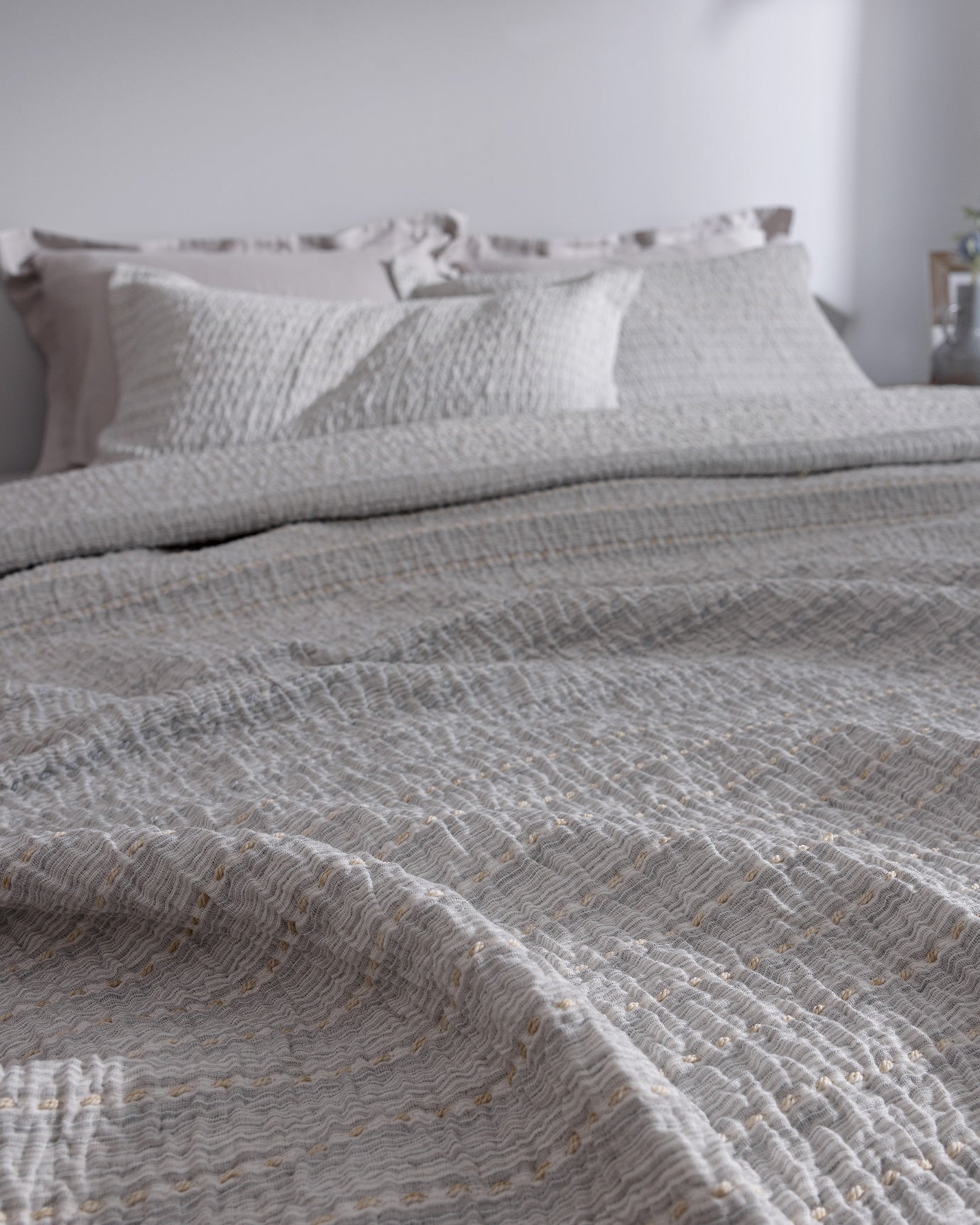 Polyester Cotton Viscose Blend Double Bedspread - Modern Petite Style