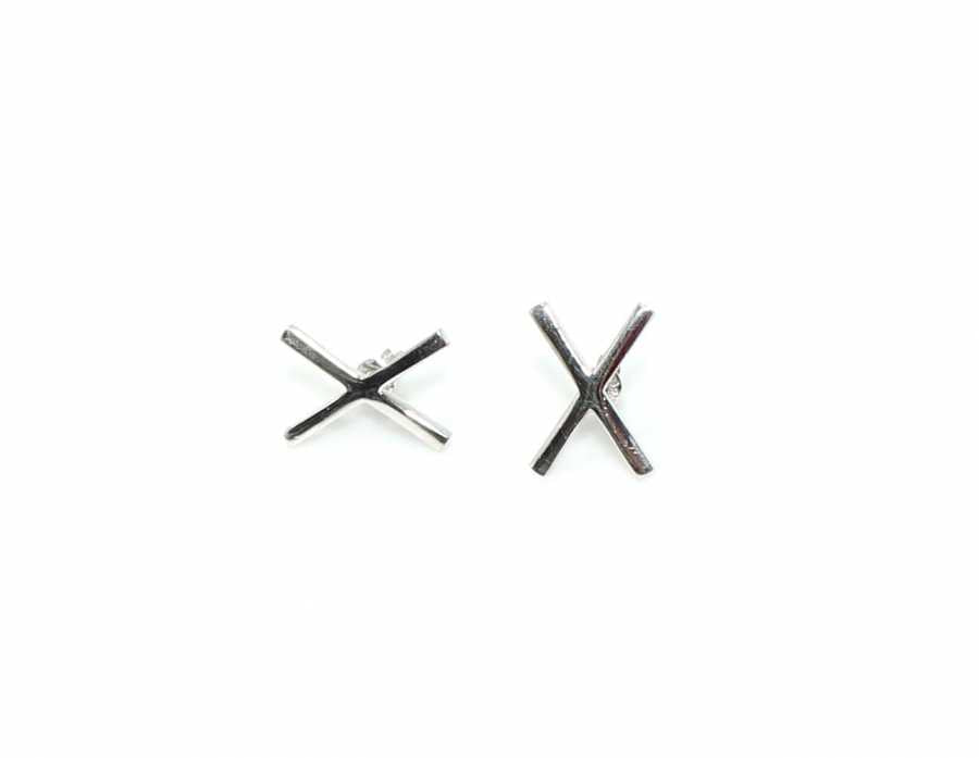 Náušnice z 925 sterlingového stříbra minimalistický tvar X – každodenní elegance