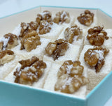 راحة تركية فاخرة بجوز عين الجمل سلطان كارسيباسي - 300 جرام علبة سداسية