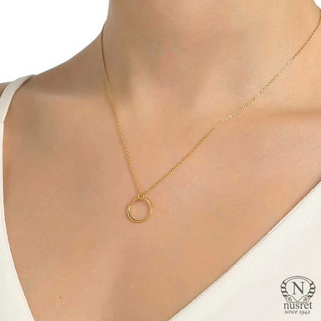 Sterling Silver Circle Pendant Necklace - Classic & Versatile