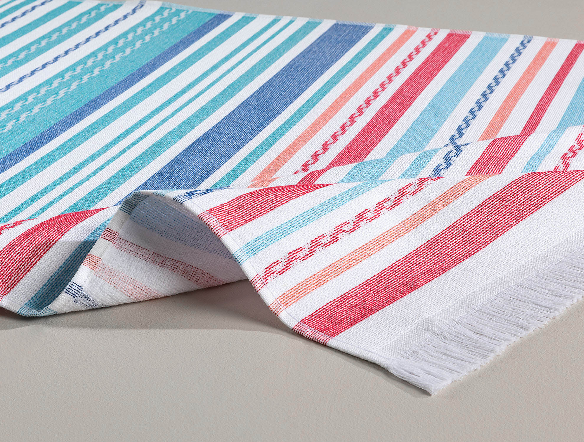 Soft Absorbent Beach Towel - Quick Dry Sand Resistant