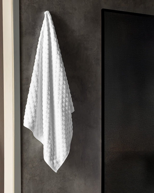 100% Cotton Luxury Bath Towel - Plush & Absorbent Comfort