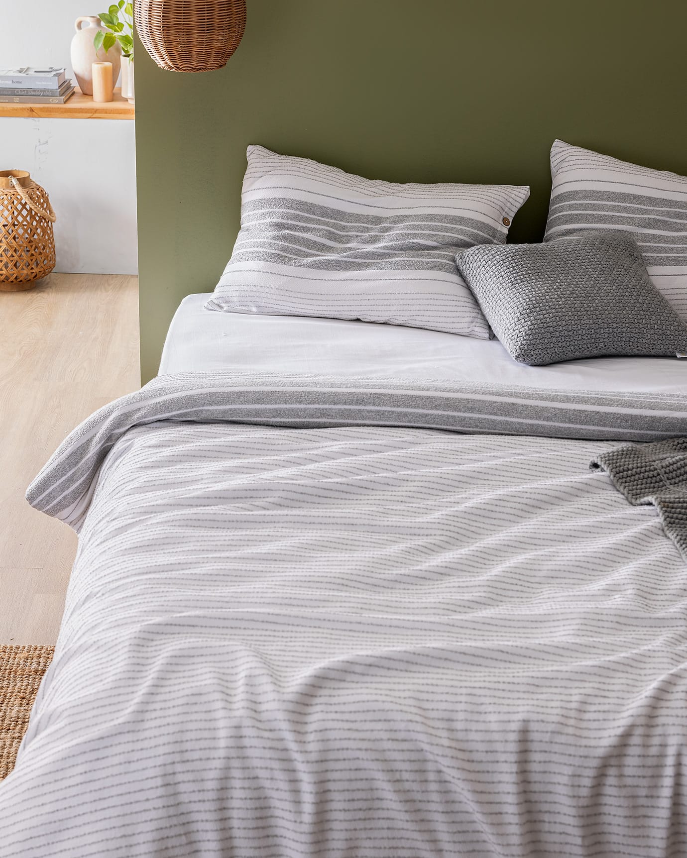 100% Cotton Yarn-Dyed Double Duvet Set - Soft & Breathable