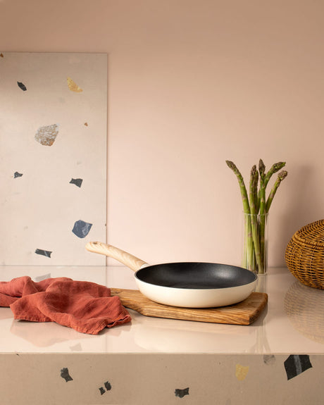 24 cm White Frying Pan Skillet for Everyday Cooking
