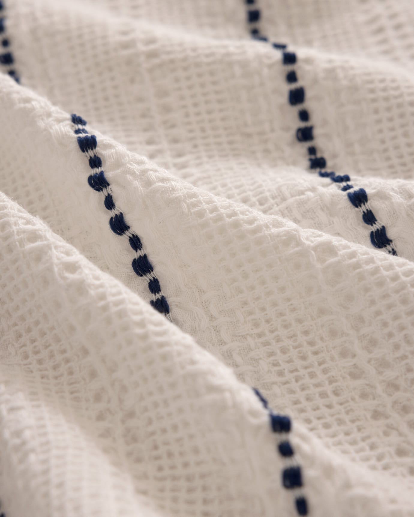 Cotton Blend Double Bedspread - Classic Envelope Design