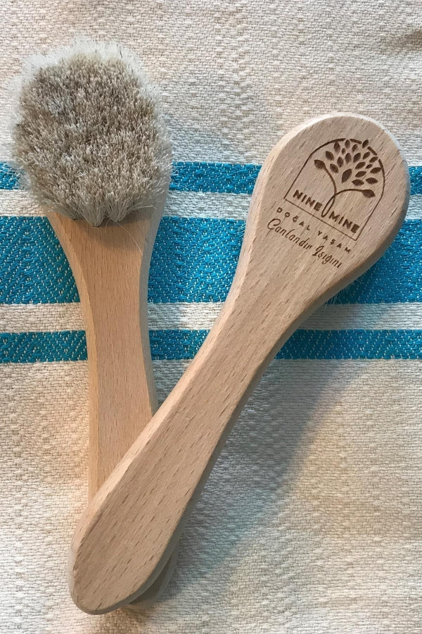 Brosse Nettoyante Visage en Crin de Cheval Naturel
