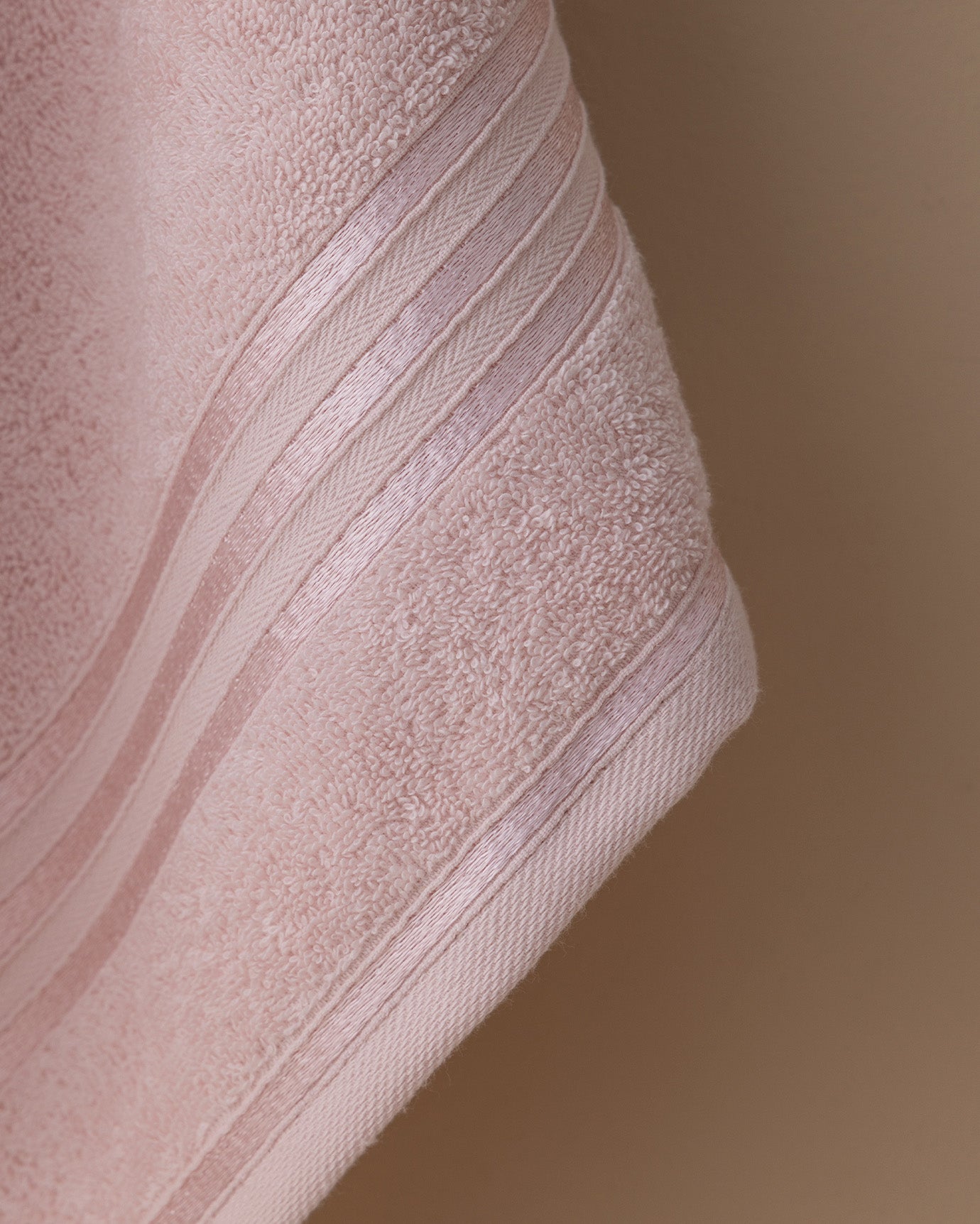 Soft 100% Cotton Face & Hand Towel - Absorbent & Fluffy - Powder Pink