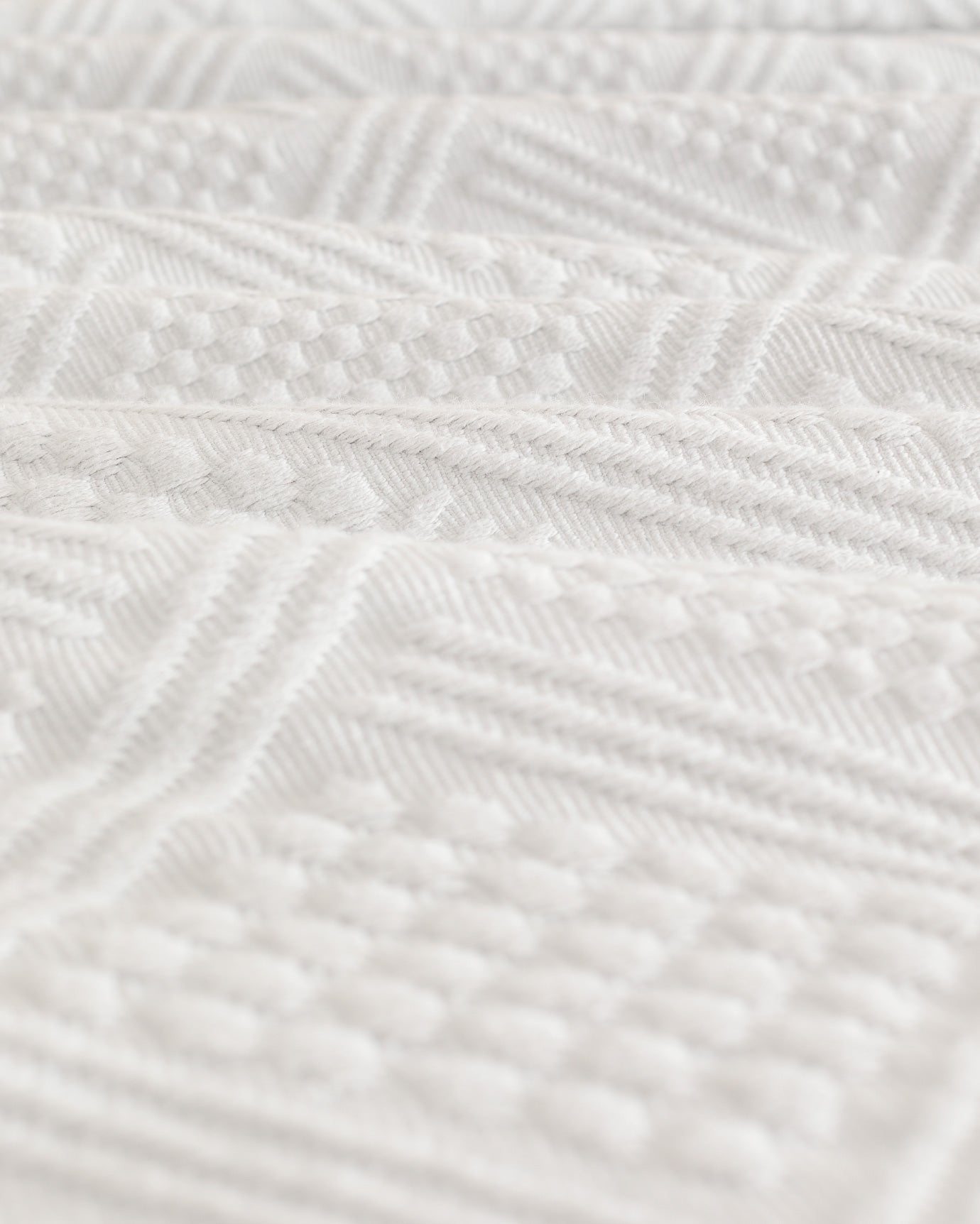 Pure Cotton Double Bedspread Set - Geometric Triangle Pattern
