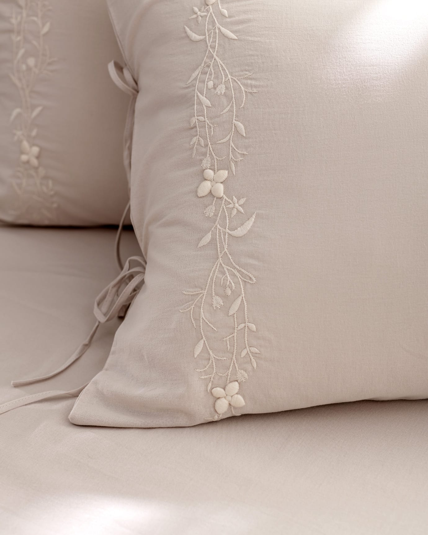 Loris King Size 100% Cotton Embroidered Duvet Cover Set