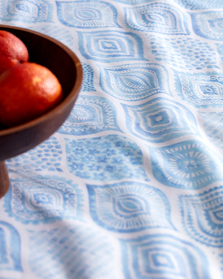 Polycotton Blend Tablecloth - Durable & Easy Care Dining Linen
