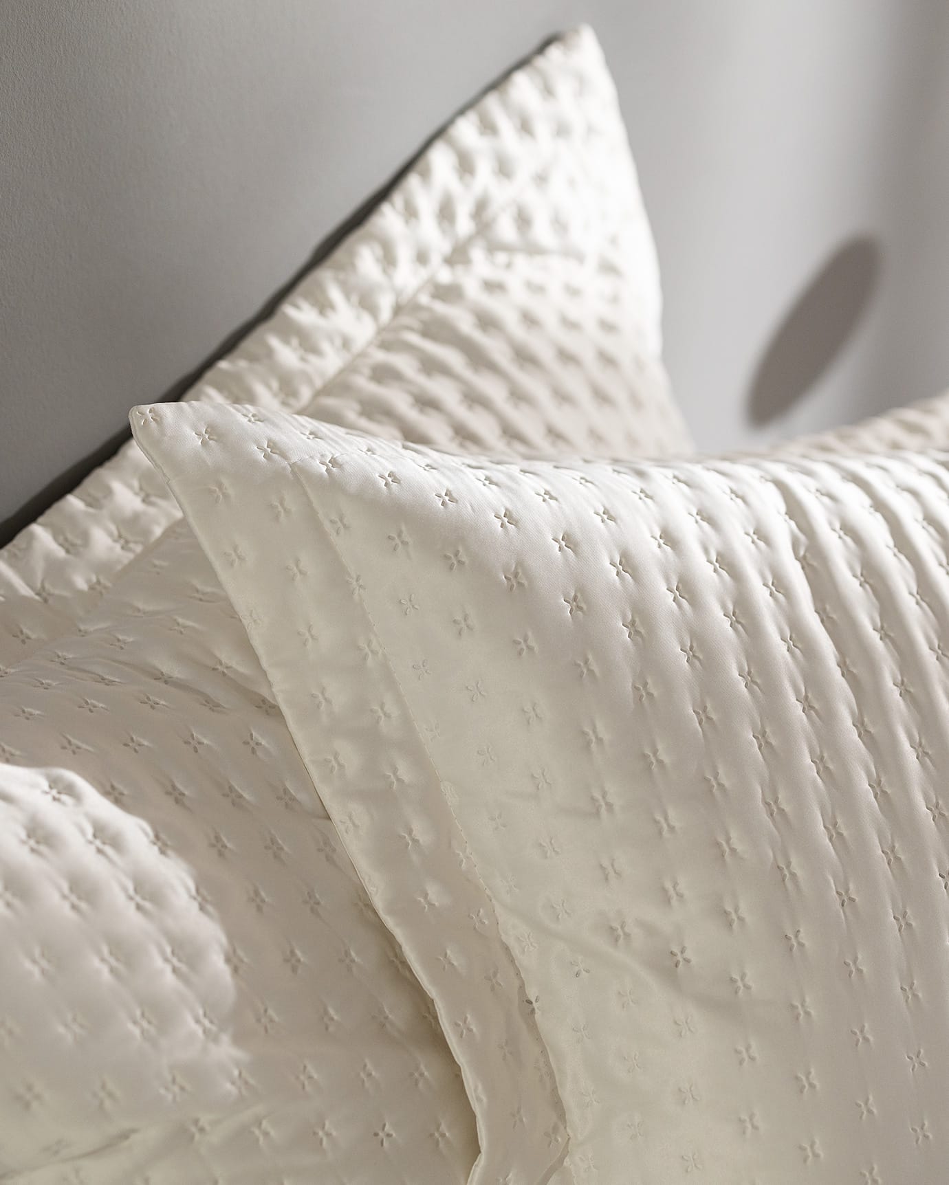 Twin Size Satin Bedspread Coverlet - Elegant Soft Bedding
