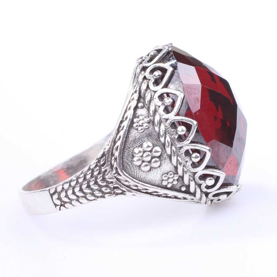Bague homme en argent sterling 925 avec rubis synthétique saisissant