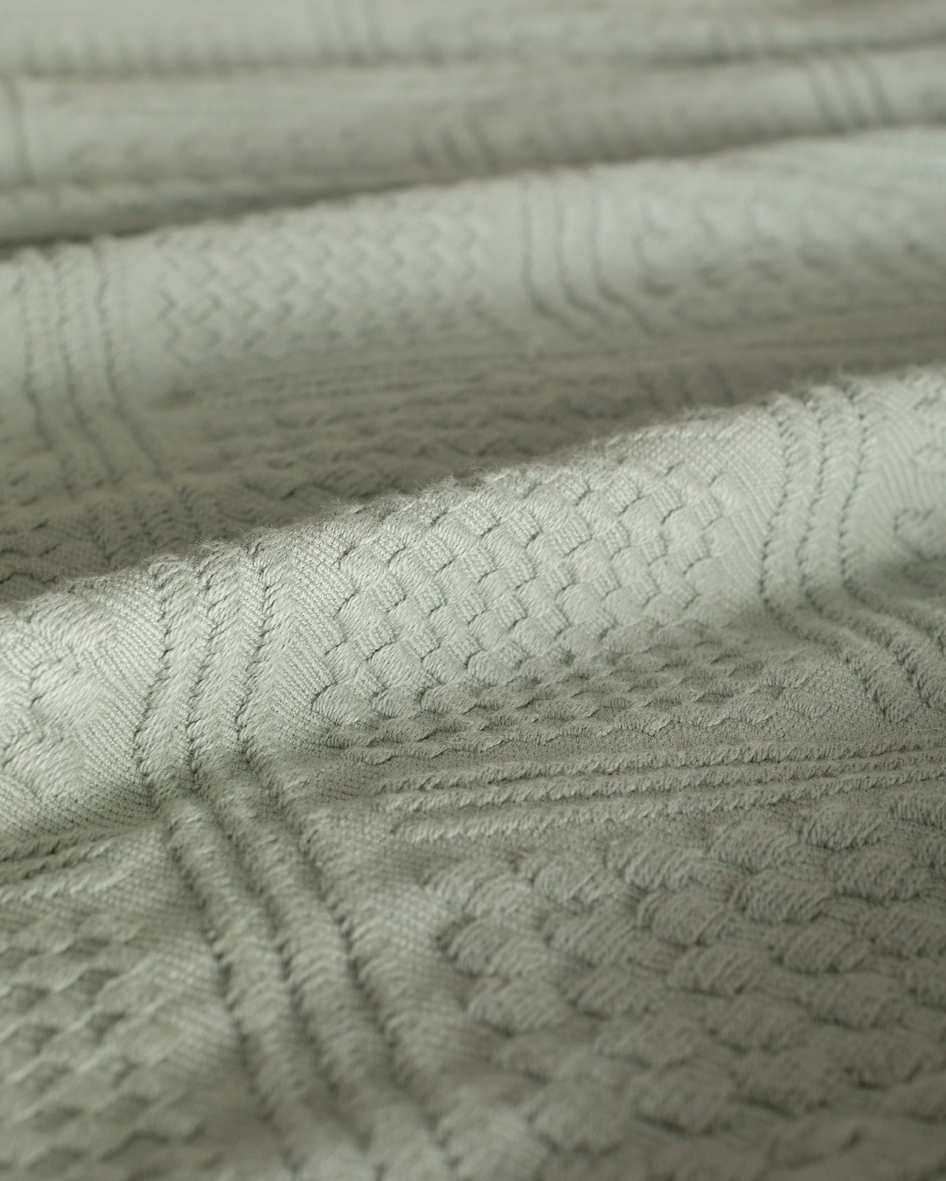 Triangle Geometric Pattern Double Bedspread