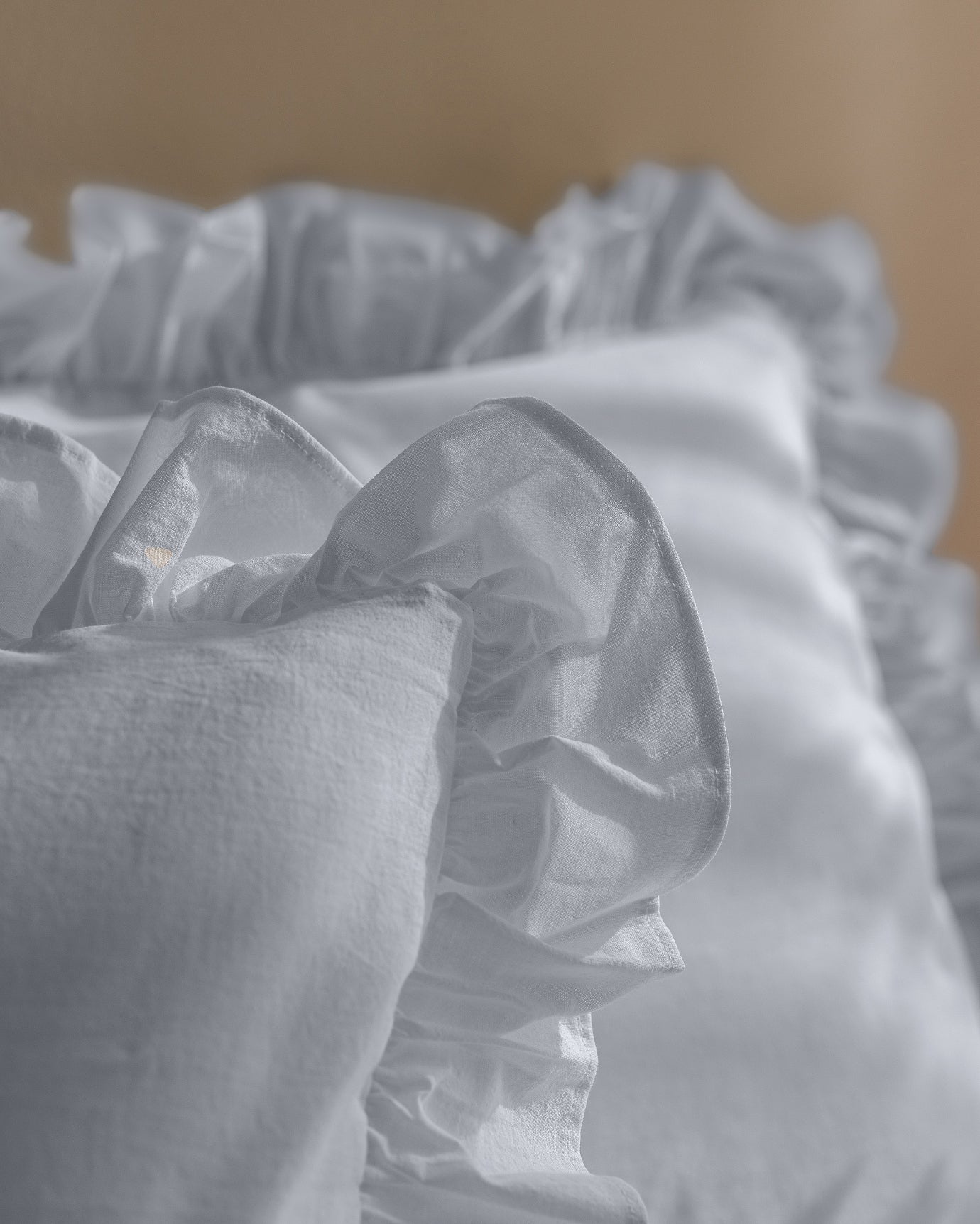 100% Cotton King Size Duvet Cover Set - Ruffled Plain Washed Design