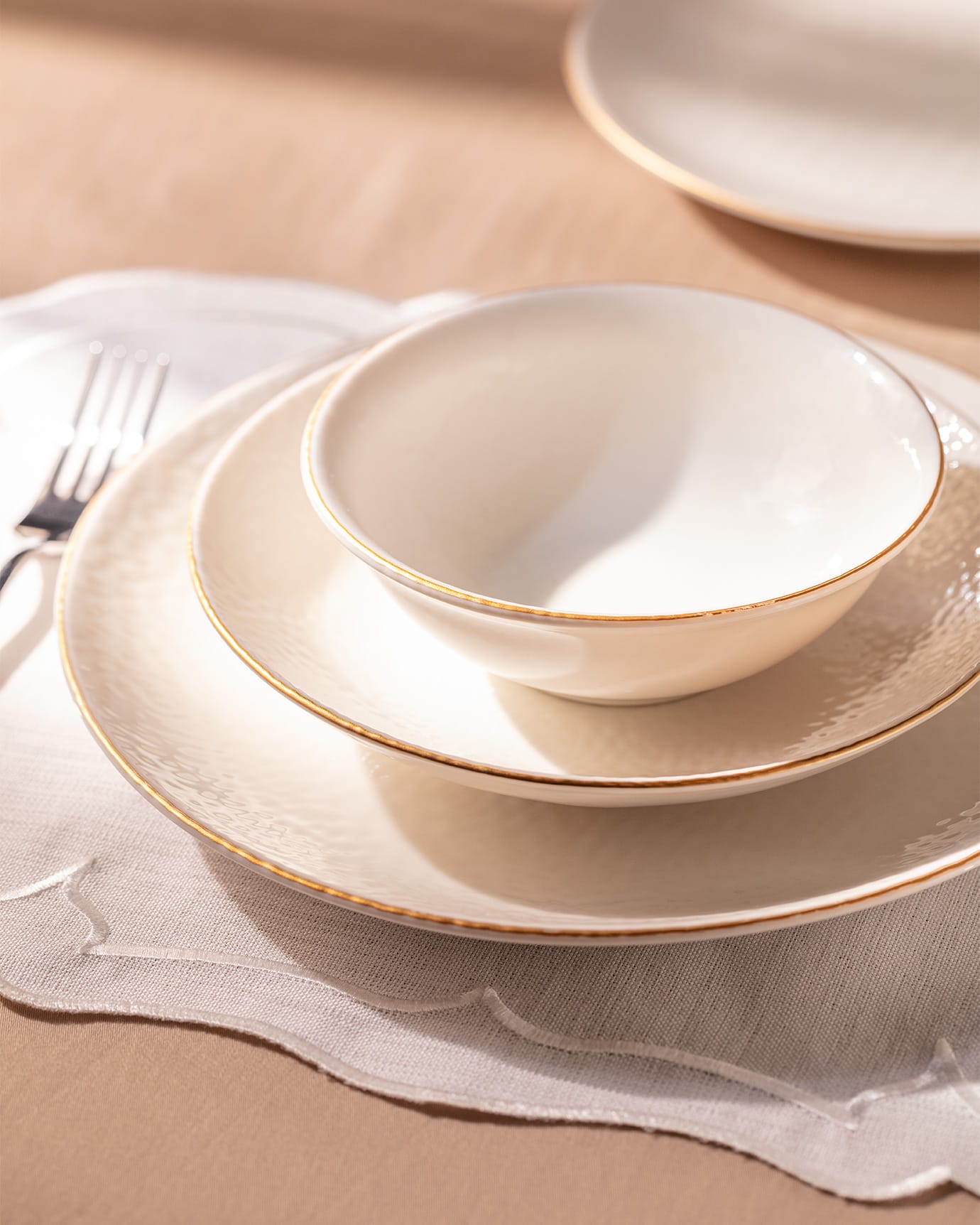 New Bone China 24-Piece Dinner Set - Hand-Applied Gold Rim
