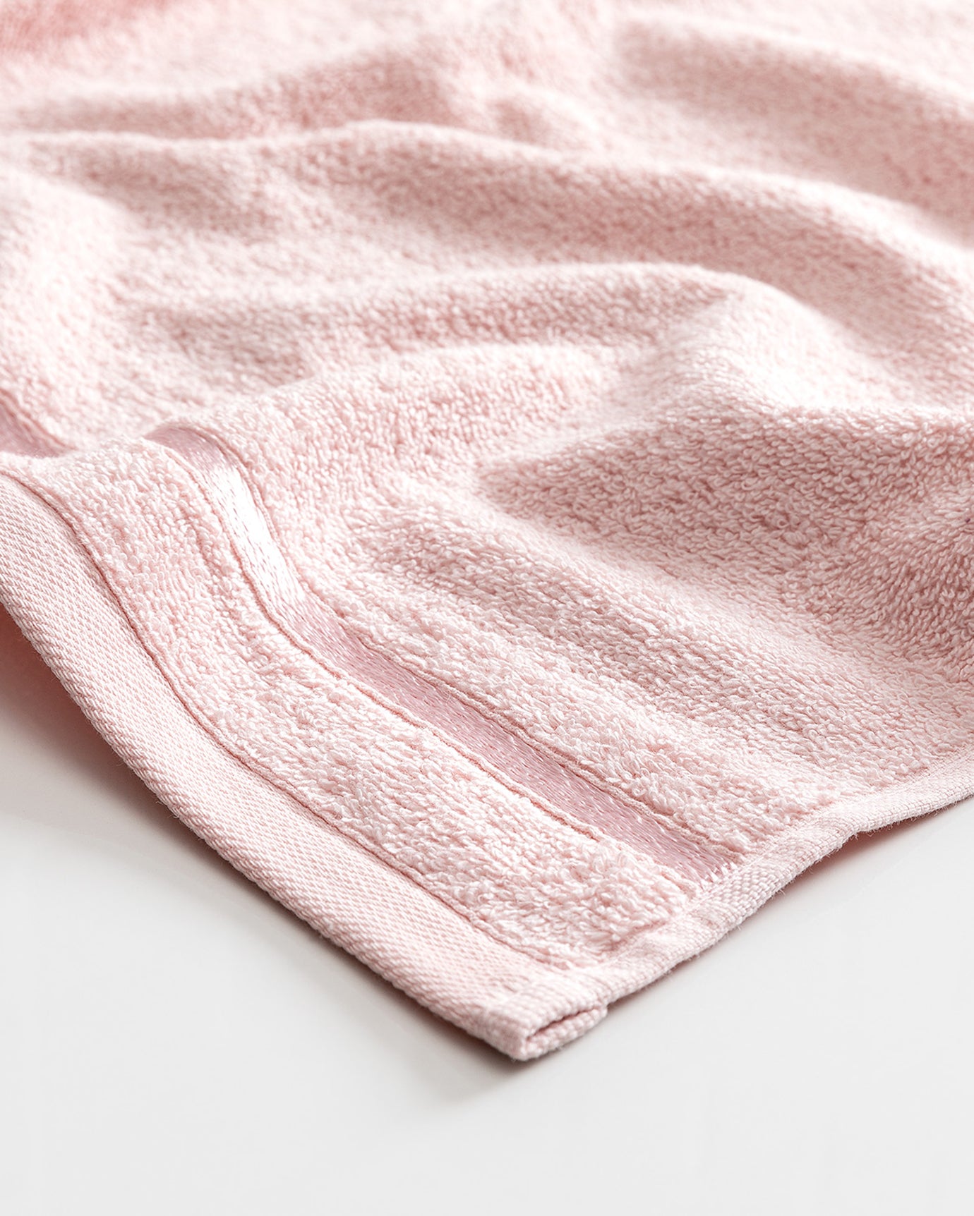 Serviette de bain 100 % coton - Design bordure Maynor doux