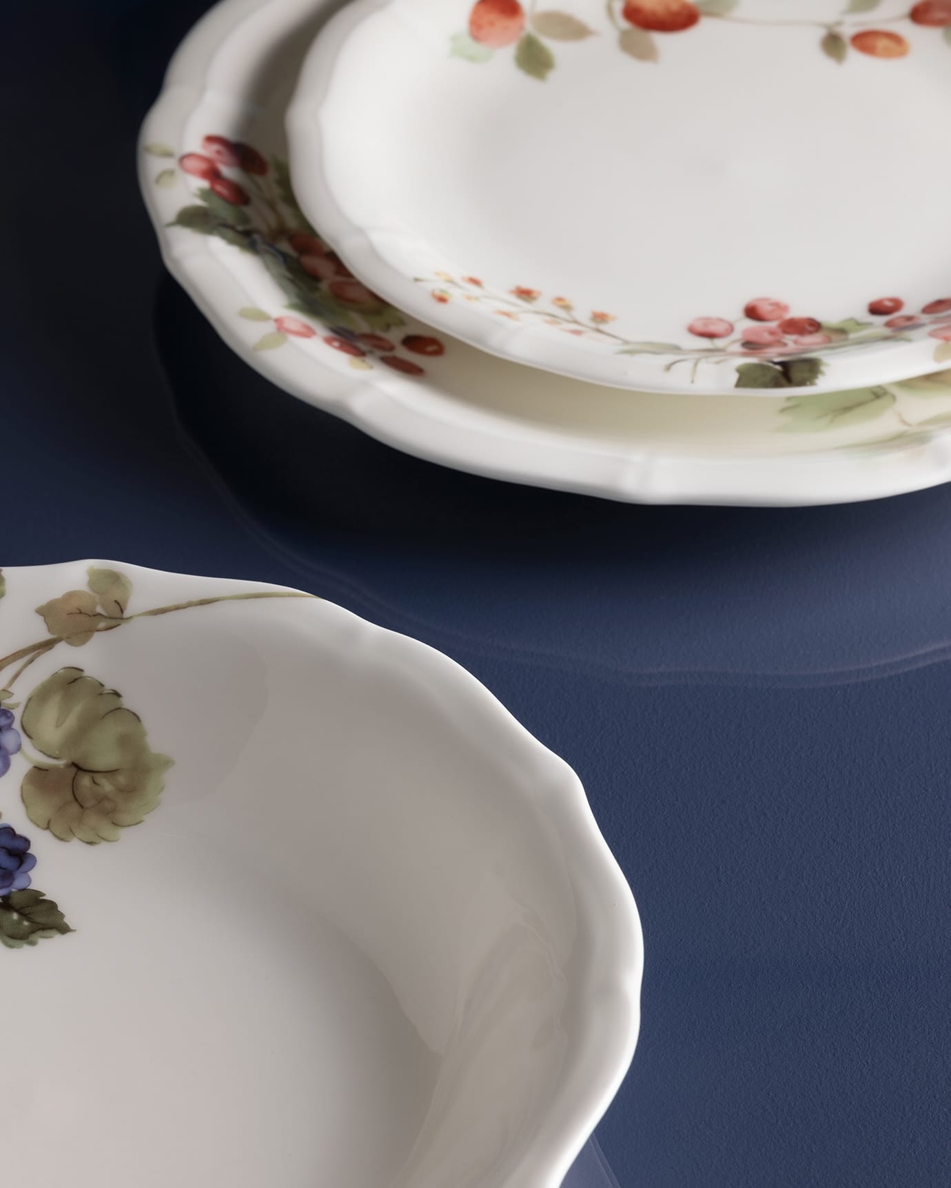 Fine Bone Porcelain 6-Person Dinner Set - Vibrant Colorful Pattern