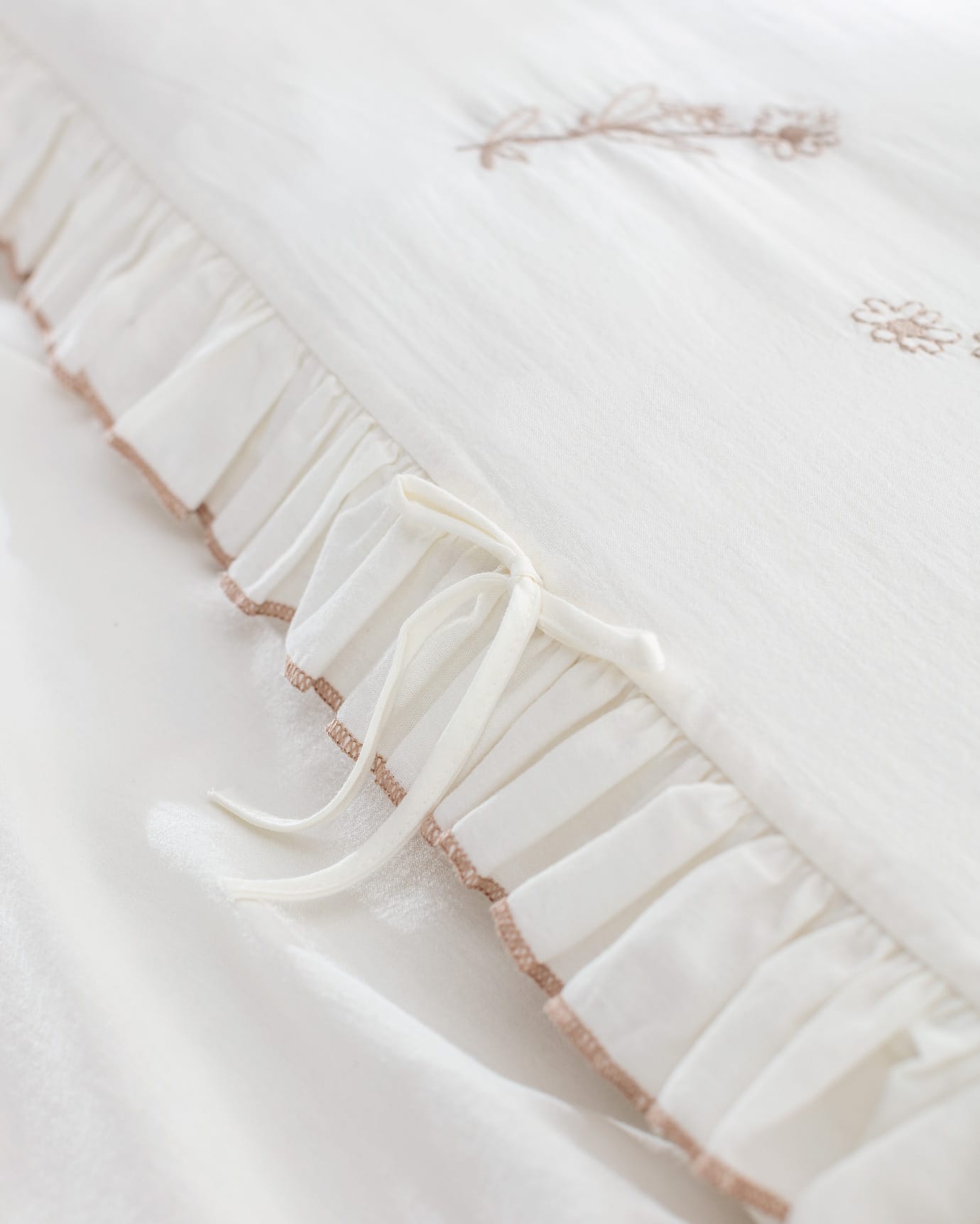 Premium 100% Cotton King Size Duvet Set - Elegant Ruffled Finish
