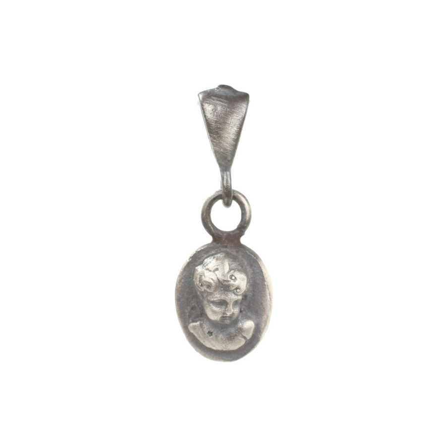 925 Sterling Silver Elizabeth Figure Oval Medallion Necklace Pendant