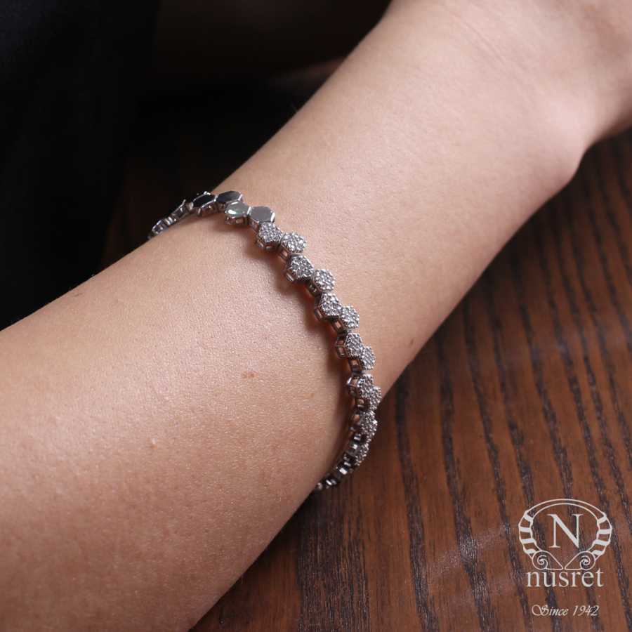 Sterling Silver Honeycomb Zirconia Bracelet - Diamond-Look Design